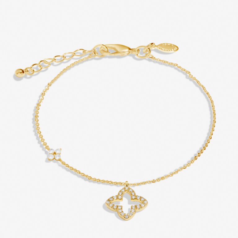 Style Stories Pavé Clover Bracelet in Gold Plating - WowCornwall