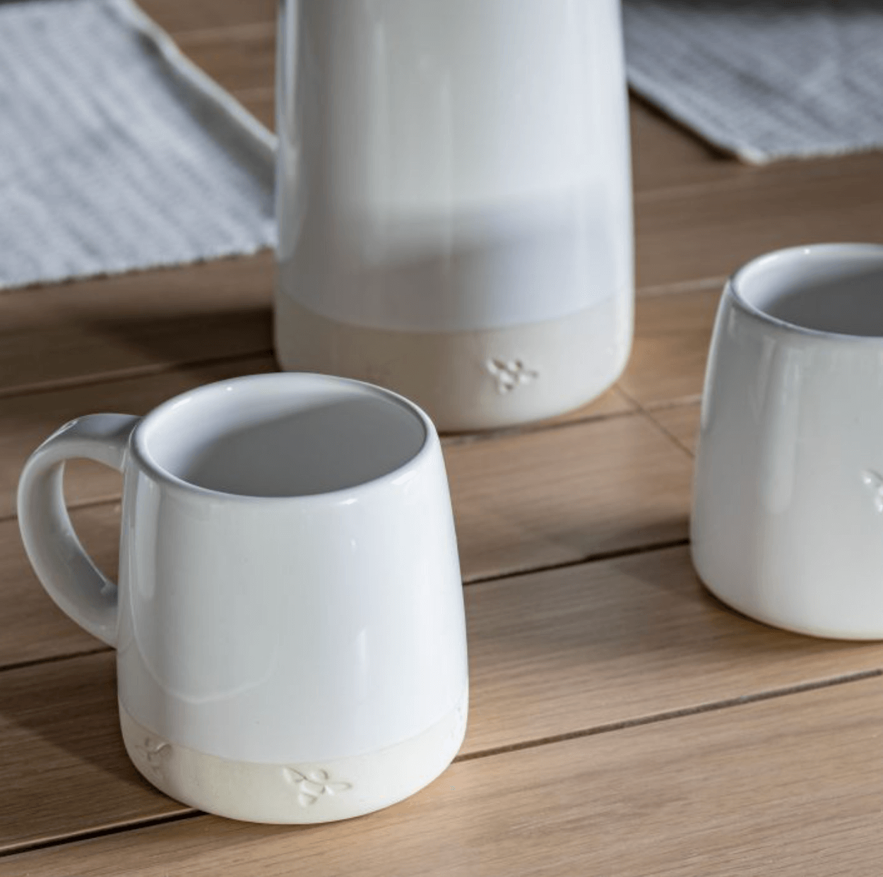 Bee Mugs (Set of 4) - WowCornwall