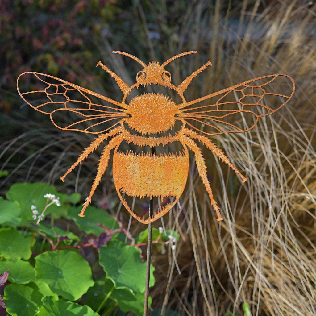 Bumble bee sculpture with stake - WowCornwall