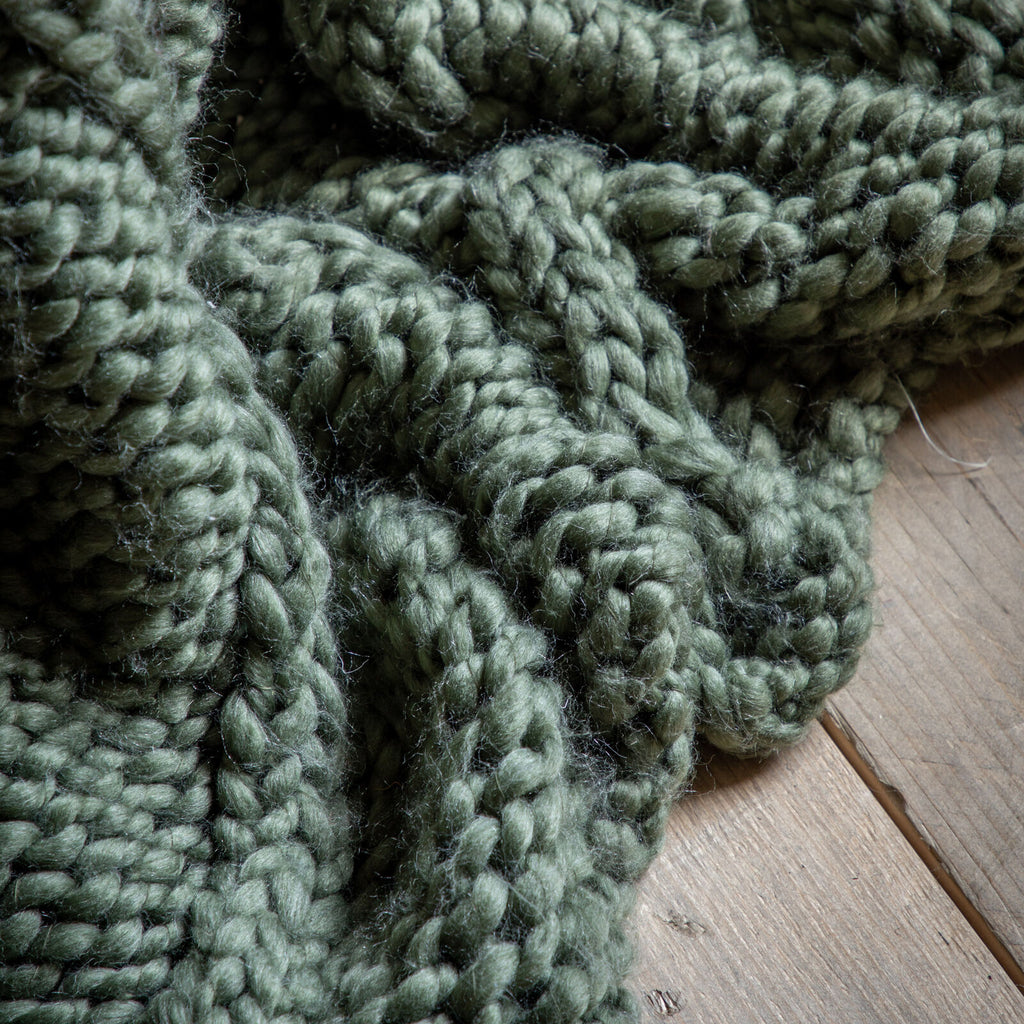 Cable Knit Diamond Throw Olive