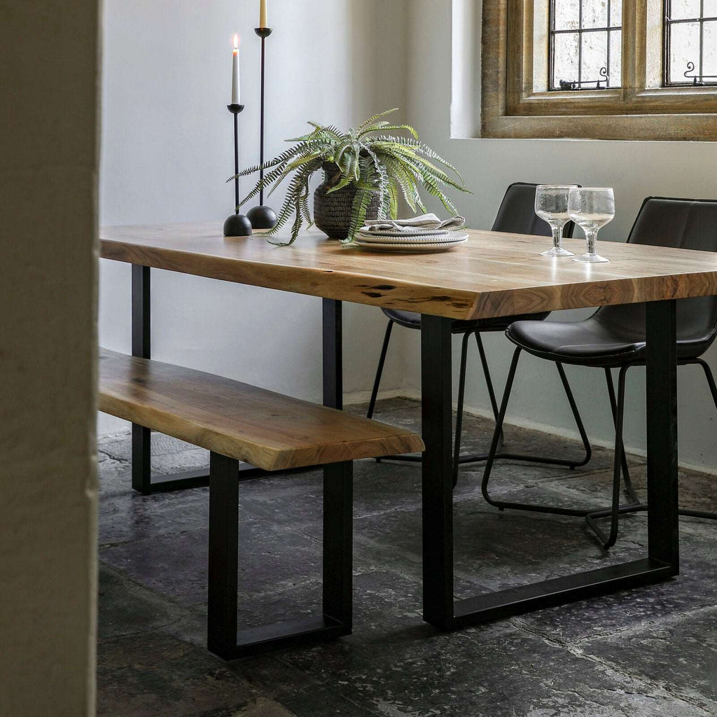 Chisbury Dining Table