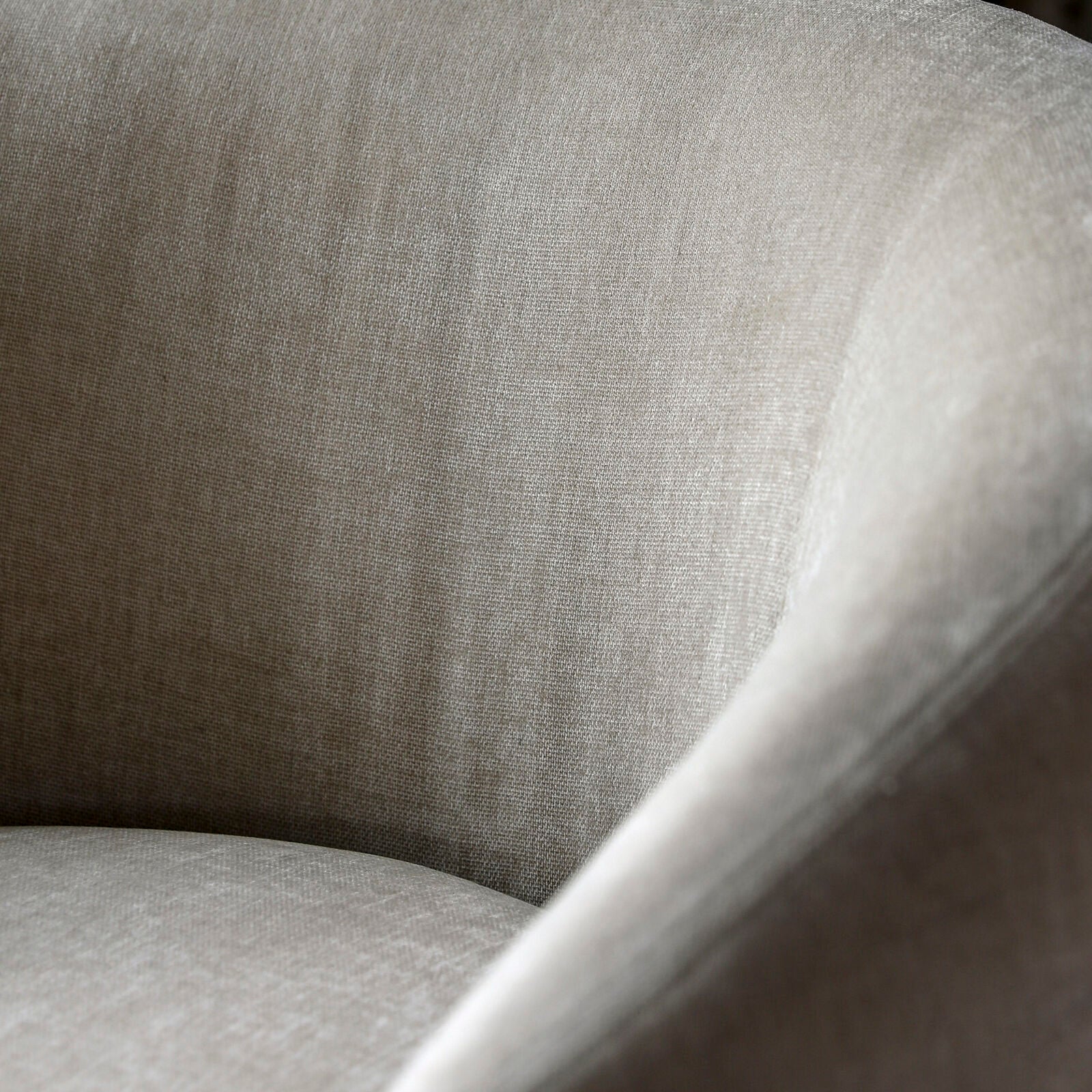 Curvo Armchair Cream