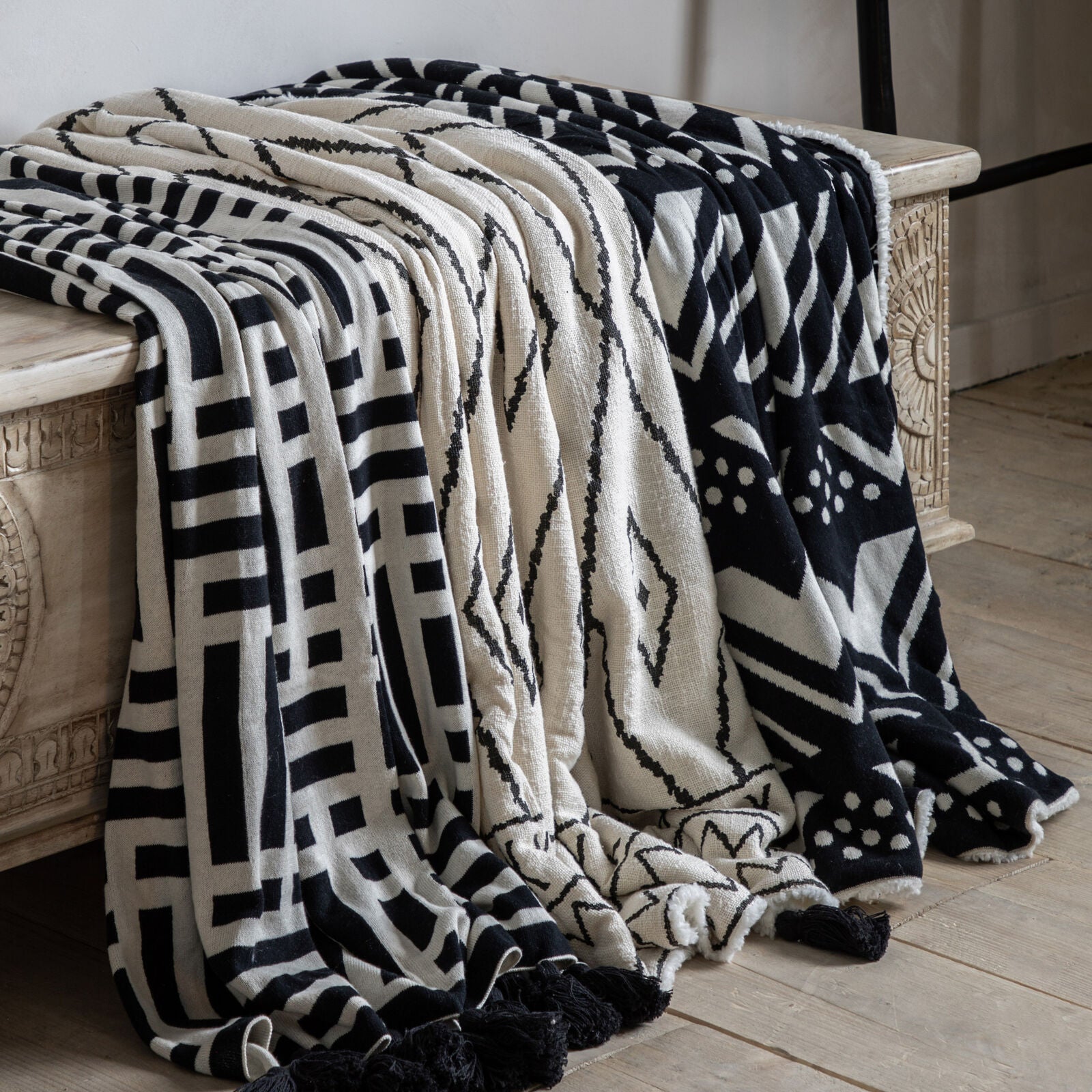 Merton Knitted Tassel Throw Black