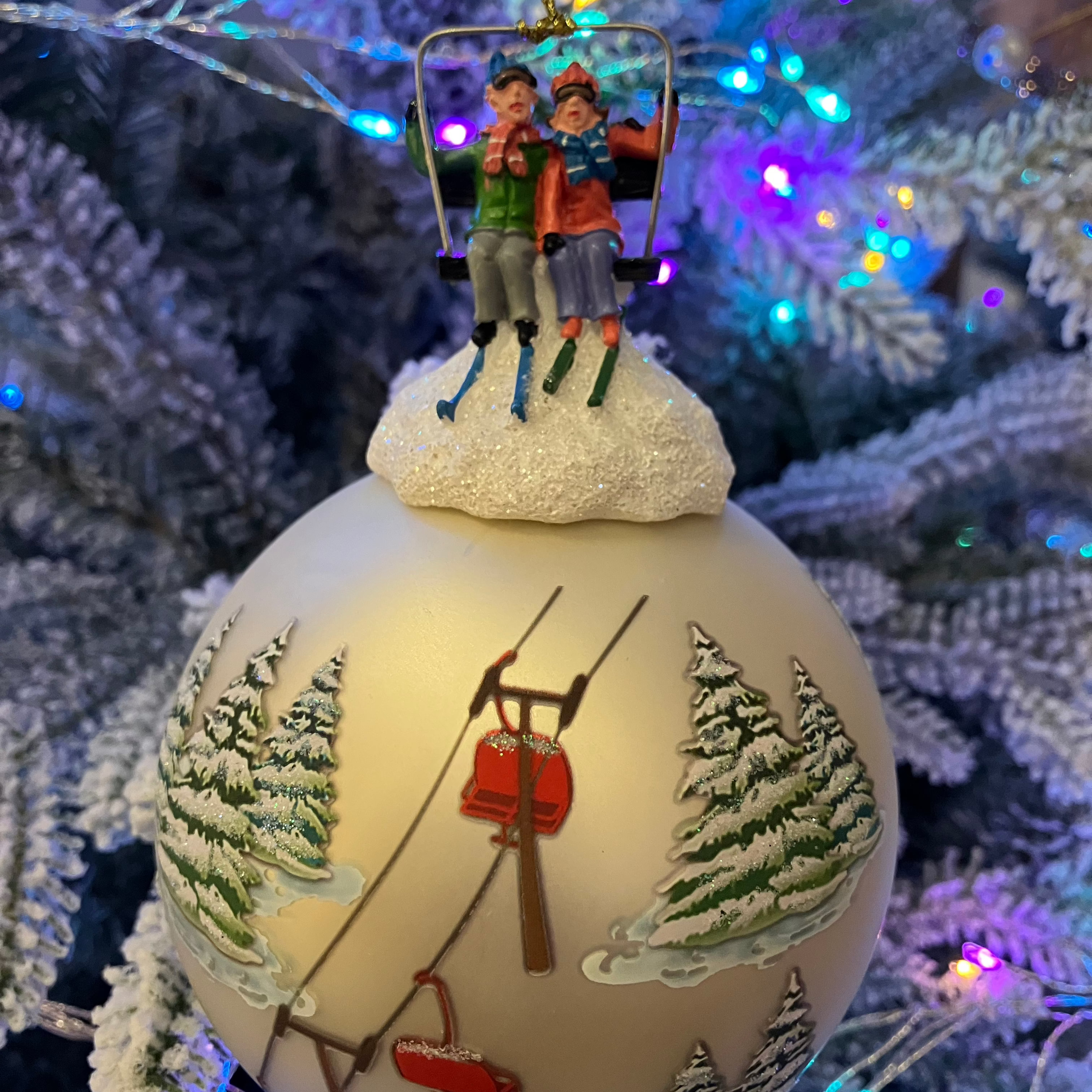 Pearl skiing scene bauble Christmas Decoration - WowCornwall