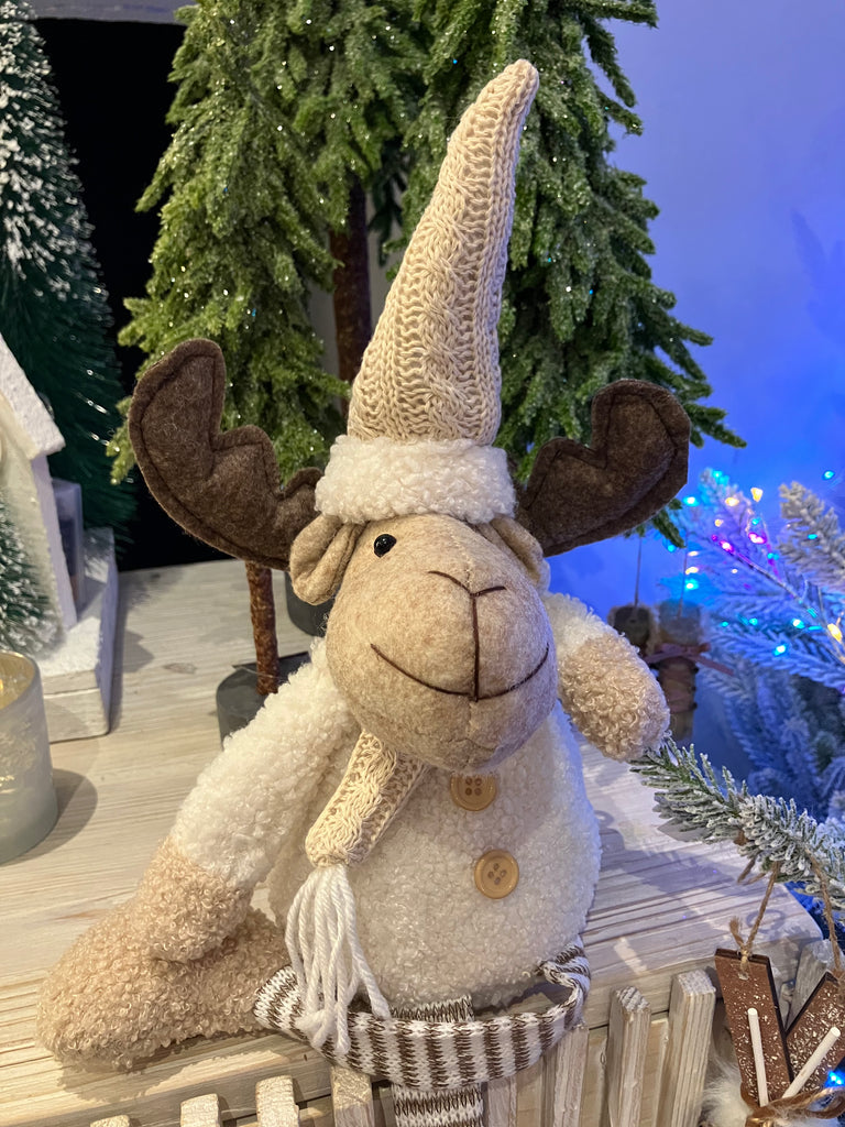 Natural Randall Sitting Reindeer Decoration - WowCornwall