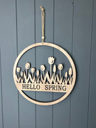 Round Wooden Spring Tulip Wreath (30cm) - WowCornwall