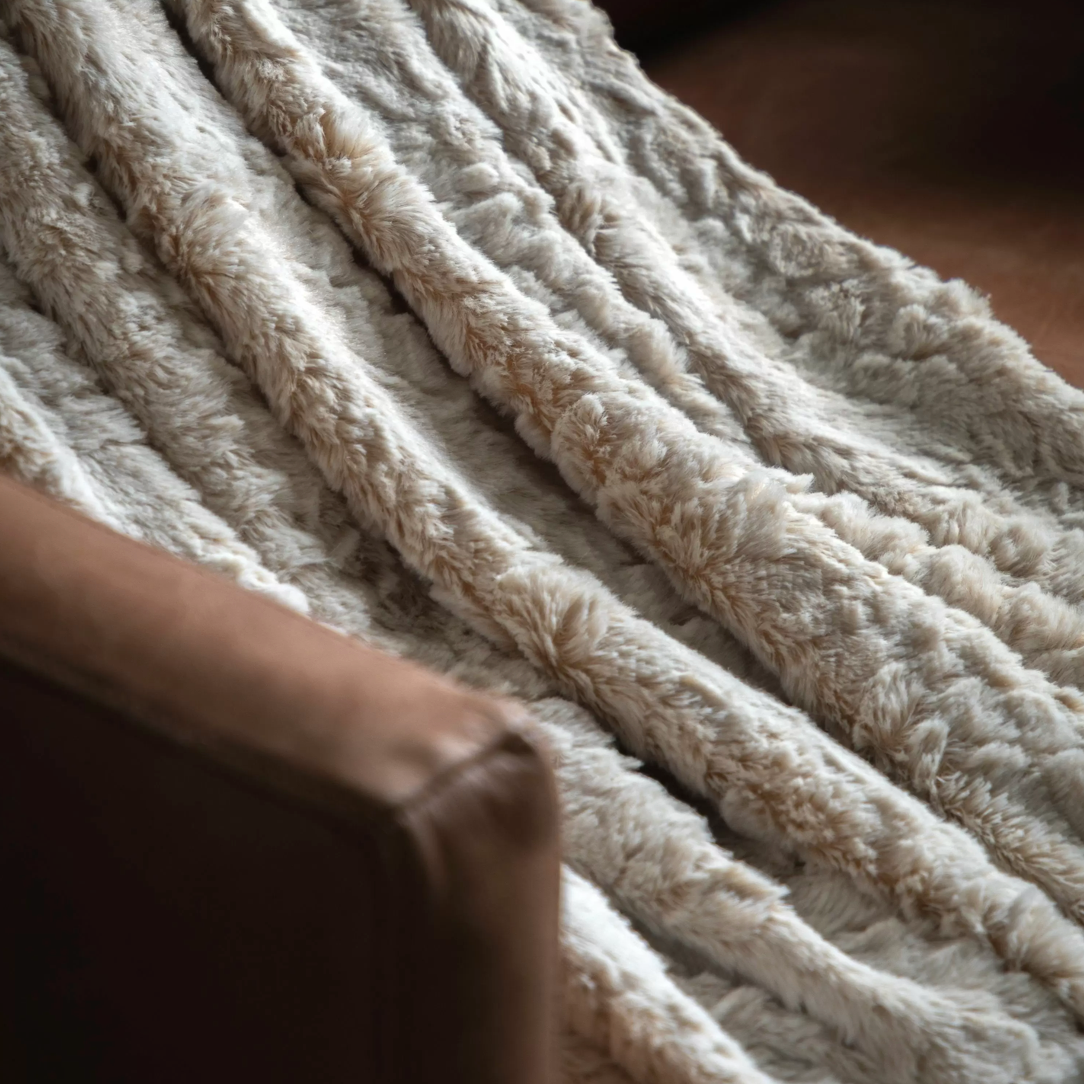 Hampshire faux fur throw - WowCornwall