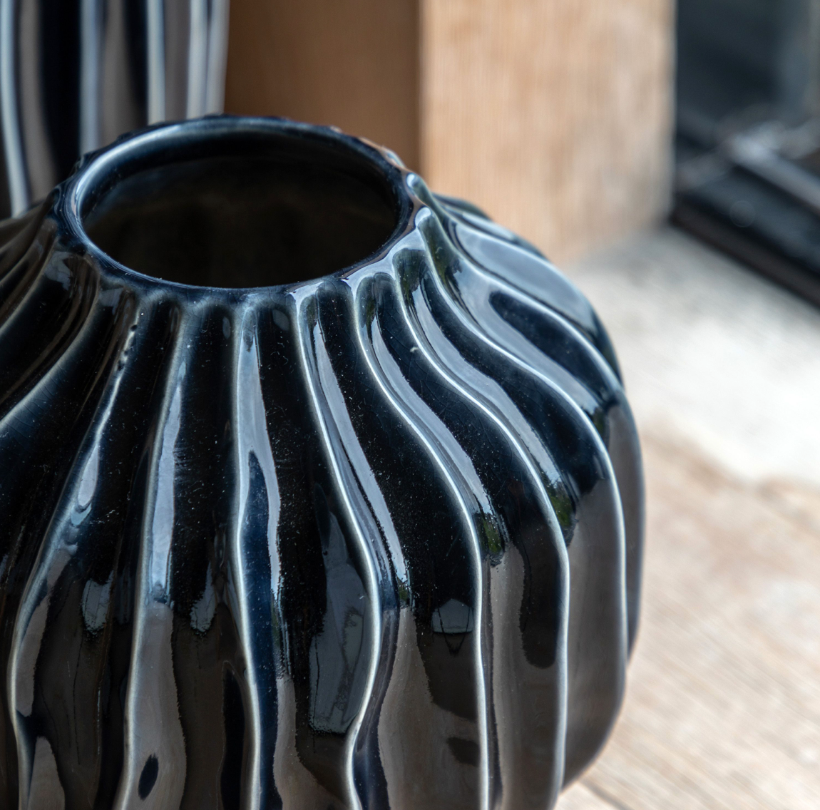 Organic Ribbed Vase - Midnight or Olive - WowCornwall