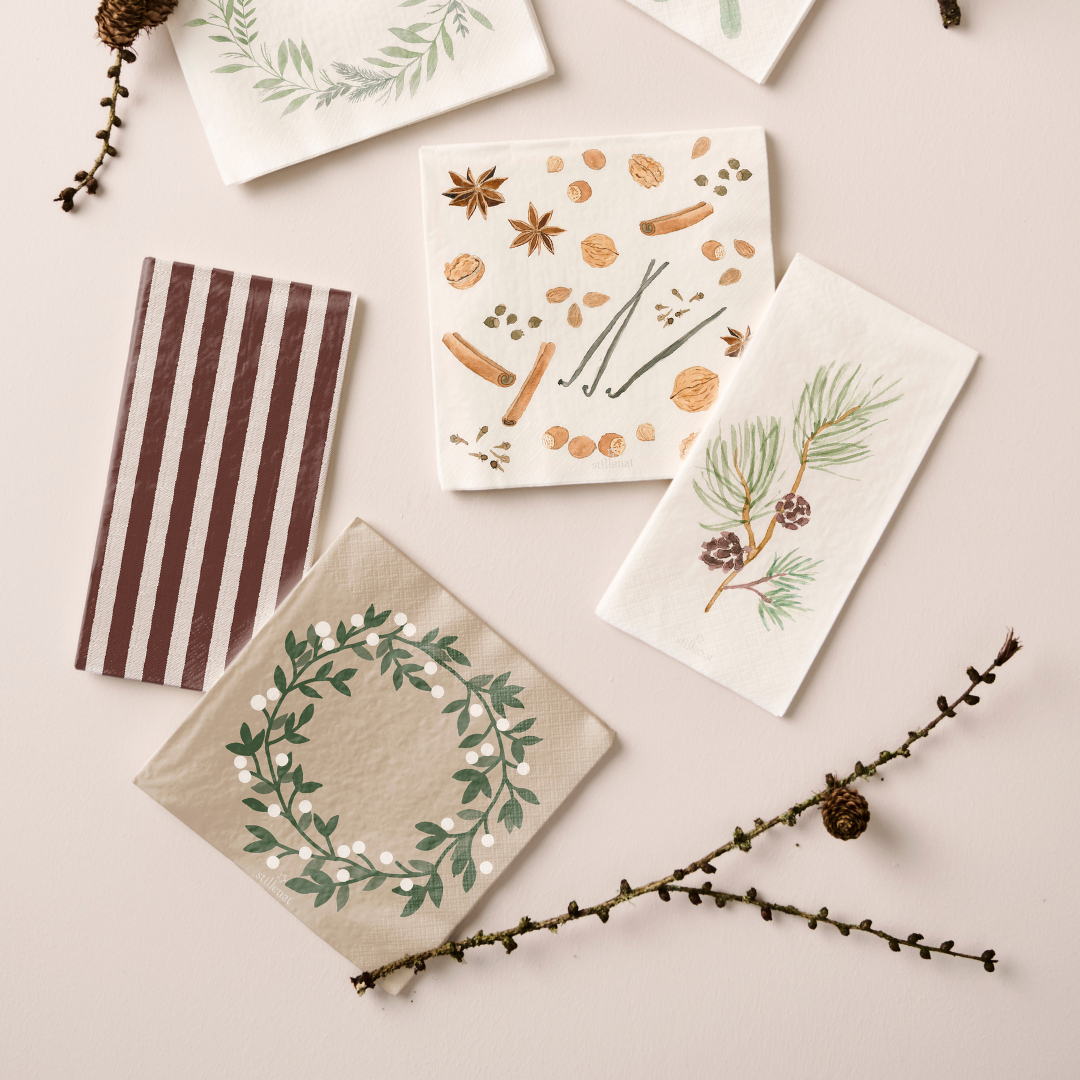 Snowberry Wreath Paper Napkins - WowCornwall