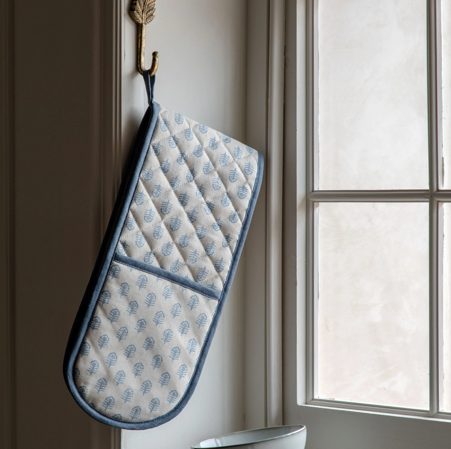 Fleur Floral Stamp Double Oven Glove Blue